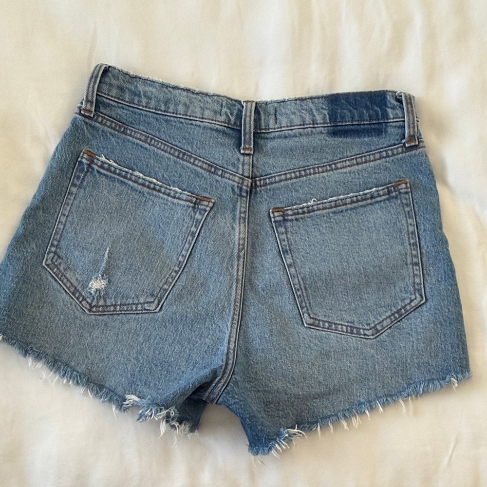 Abercrombie & Fitch 90s Relaxed Cutoff High Rise Denim Jean Shorts - Picture 8 of 8